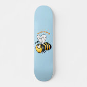 Cute happy bee cartoon illustratie skateboard (Voorkant)