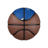 Cute happy kawaii dolphin cartoon basketbal (Rechts)