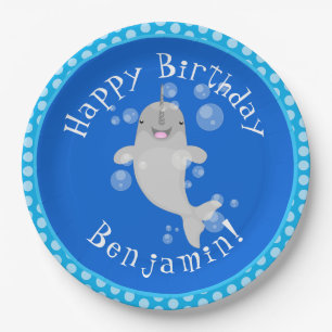 Cute happy narwhal bubbles cartoon illustratie papieren bordje