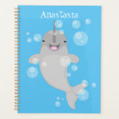 Cute happy narwhal bubbles cartoon illustratie planner (Voorkant)