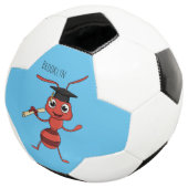 Cute happy red ant cartoon voetbal (Drie kwart)