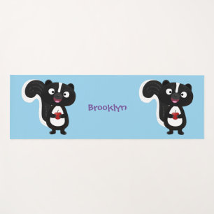 Cute happy skunk cartoon illustratie yogamat