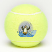 Cute happy springing pinguin cartoon illustratie tennisballen (Achterkant)