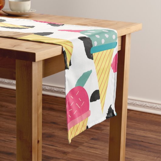 Cute Ice Cream Pattern Korte Tafelloper (Voorbeeld)