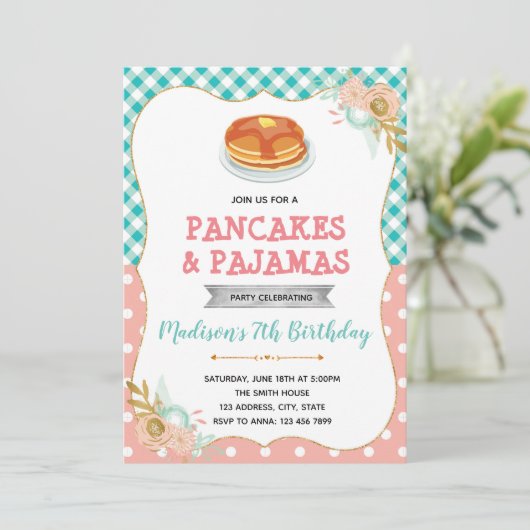 Cute invitation crêpes et pyjamas (Debout devant)