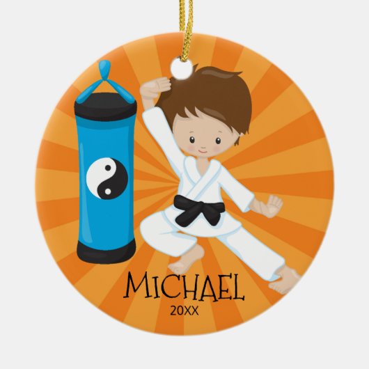 Cute Karate Boy Persoonlijk kerstversiering Keramisch Ornament (Voorkant)