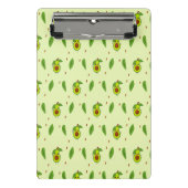 Cute kawaii avocado on green mini klembord (Voorkant)
