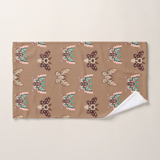 Cute Kawaii Chibi Moths on Coffee Tan (Serviette à main)