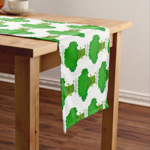 Cute kawaii dansende broccoli cartoon illustratie korte tafelloper
