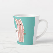 Cute kawaii egg and bacon cartoon illustration latte mok (Rechts)