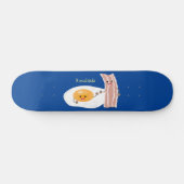 Cute kawaii egg and bacon cartoon illustration skateboard (Horizontaal)