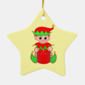 Cute Kerstmis Elf op Geel Keramisch Ornament (Achterkant)