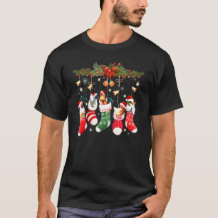 Cute Kippen In Kerstsok Santa Hoed Kerstmis Kuiken T-shirt