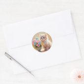 Cute Kitten met Pastelkleurige Bloemen Ronde Sticker (Envelop)
