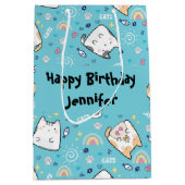Cute Kitty Cats Whimsical Pattern Happy Birthday Medium Cadeauzakje (Voorkant)