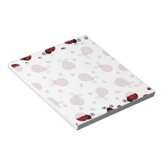 Cute Ladybug en Hearts Pattern Notitieblok (Schuin)