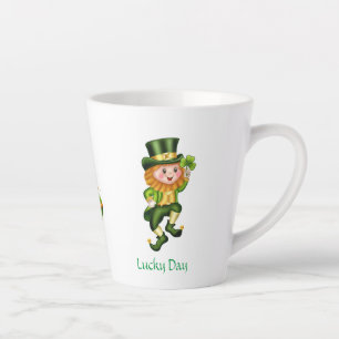 Cute leprechaun, kalligrafie en pot goud latte mok