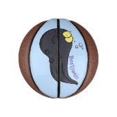 Cute leuke tadpole cartoon illustratie basketbal (Verticaal)