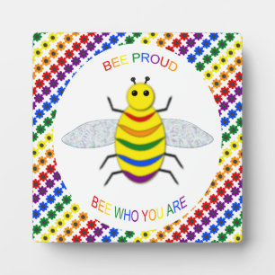 Cute LGBT Proud Rainbow Bee en Flowers Fotoplaat