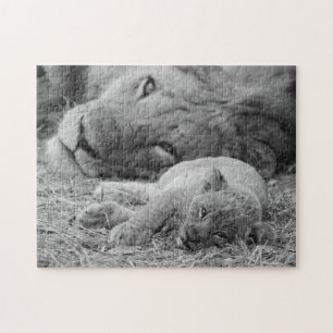 Cute Lion Cub Resting with Father Legpuzzel