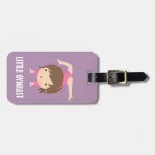 Cute Little Gymnast Girl Gymnastics Pose Bagagelabel (Voorkant horizontaal)