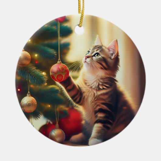 Cute Little Kitten Playing With Christmas Bulb Keramisch Ornament (Voorkant)