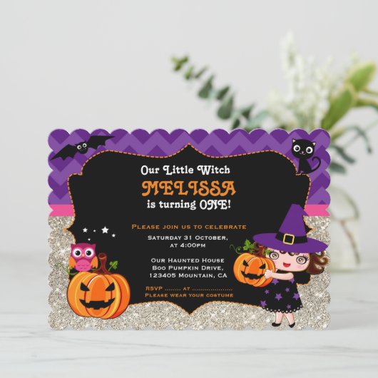 Cute Little Witch Première invitation Anniversaire (Debout devant)