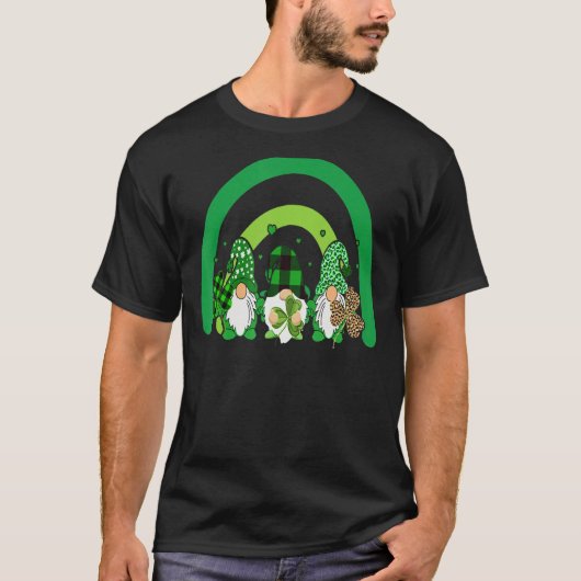 Cute Lucky Rainbow Gnome Happy St Patricks Day Fam T-shirt (Voorkant)
