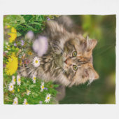 Cute Maine Coon Kitten Cat in Flower Meadow - Fleece Deken (Voorkant (Horizontaal))