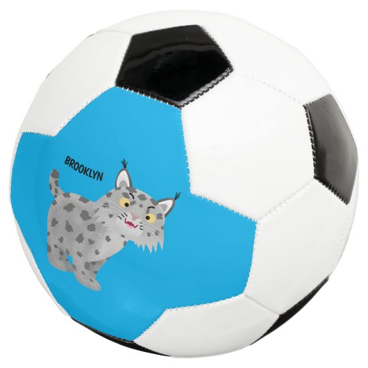 Cute mean bobcat lynx cartoon voetbal (Drie kwart)