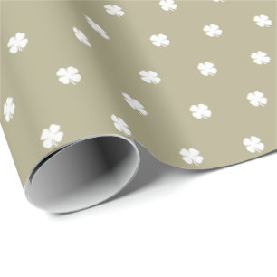 Cute Modern Simple Sage Green Lucky Clovers Cadeaupapier
