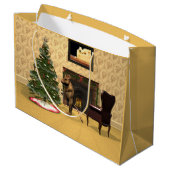 Cute Mouse Decorating a Christmas Tree Groot Cadeauzakje (Achterkant Gekanteld)