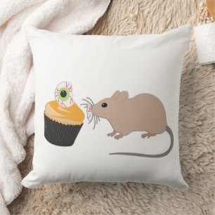 Cute Mouse Eating Halloween Eyeball Cupcake Kussen