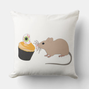 Cute Mouse Eating Halloween Eyeball Cupcake Kussen