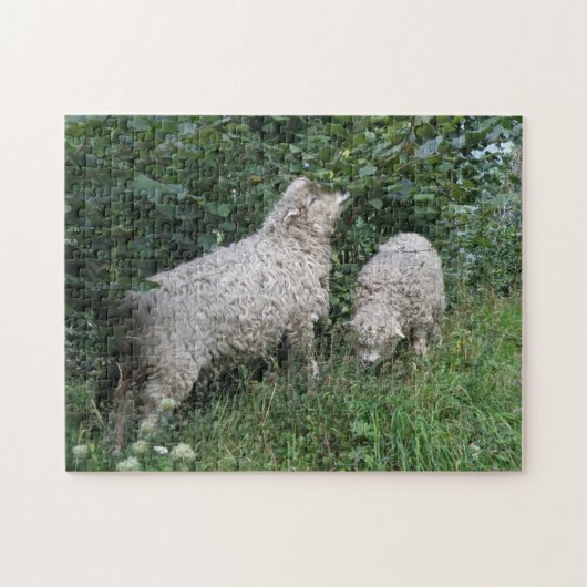 Cute Mouton Manger Feuilles Puzzle (Horizontal)