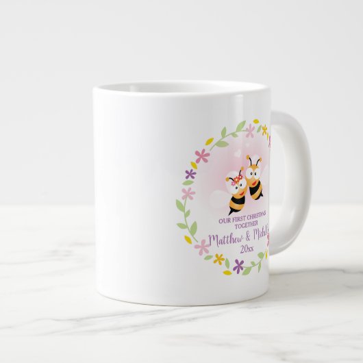 Cute Mr en Mrs Honey Bee First Kerstkeepslag Grote Koffiekop (Voorkant rechts)