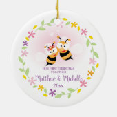 Cute Mr en Mrs Honey Bee First Kerstkeepslag Keramisch Ornament (Achterkant)