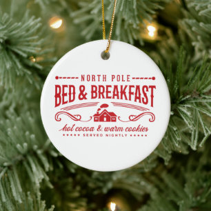 Cute North Pole Bed and Breakfast Keramisch Ornament