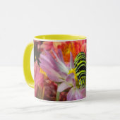 Cute Nosy Caterpillar N Mums Mug (Devant gauche)