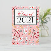 Cute Nursing School RN Roze Afstuderen Uitnodigen Kaart (Staand voorkant)