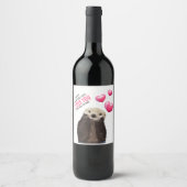 Cute Otter met Hearts Valentijnsdag Humor Wijn Etiket (Voorkant)