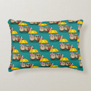 Cute Owl Lovers w/ Umbrella & Red Chocolate Box Accent Kussen