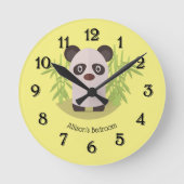 Cute Panda Beer Amid Bamboo Ronde Klok (Voorkant)