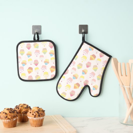 Cute Pastel Cupcake Pattern Ovenwant & Pannenlap Set (Insitu(Ophanging))