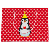 Cute Penguin met hart op rood Groot Cadeauzakje (Voorkant)