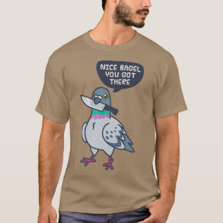 Cute Pigeon Avec Un Couteau Classique TShirt
