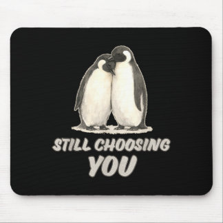Cute pinguïn koppel kiest nog steeds jouw kunst muismat