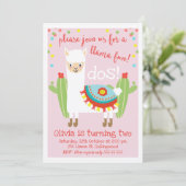 Cute Pink Llama Cactus Birthday Uitnodiging (Staand voorkant)