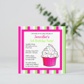 Cute Pink Sprinkle Cupcake Birthday Party Invite Kaart (Staand voorkant)