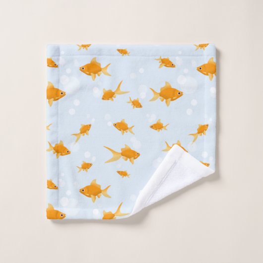 Cute poisson d'or nager dans l'eau (Gant de toilette)